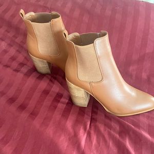 NWOT Bellini woman’s boots